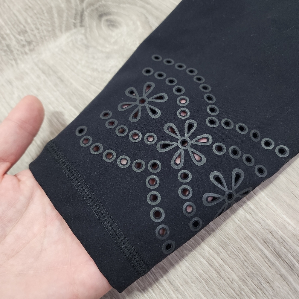SWEATY BETTY Power Laser Cut Black Workout 7/8 Leggings Small - Picture 3 of 8